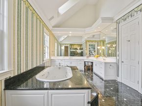 21 Queens Grant Drive, Fairfield CT 06824