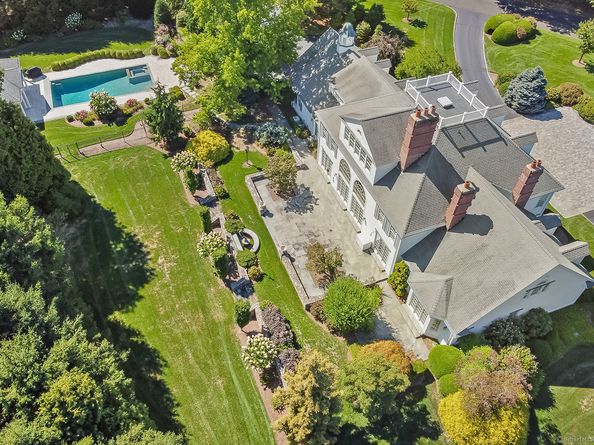 21 Queens Grant Drive, Fairfield CT 06824