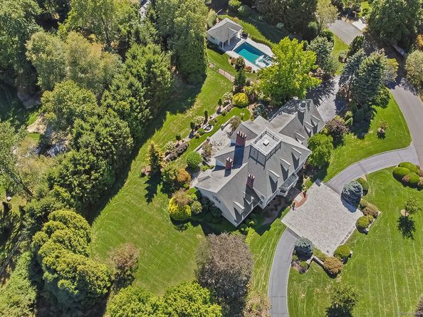 21 Queens Grant Drive, Fairfield CT 06824