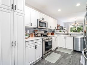 3003 Heartwood Lane 3003, Danbury CT 06811