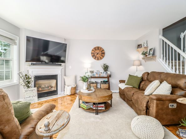 3003 Heartwood Lane 3003, Danbury CT 06811
