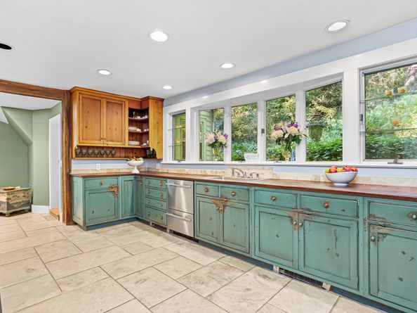 145 Lyons Plain Road, Weston CT 06883