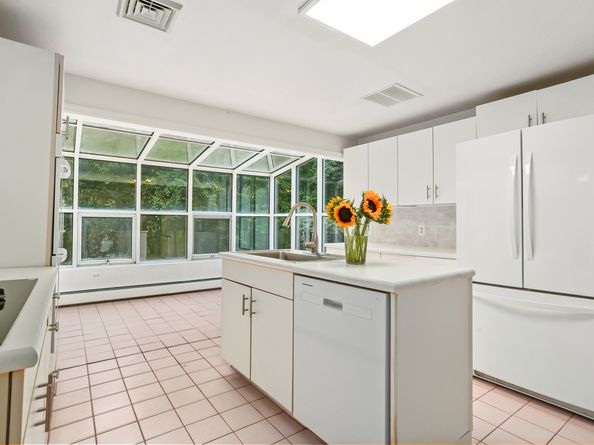 89 Cranbury Drive, Trumbull CT 06611