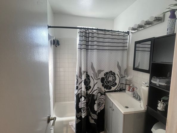 11 Nob Hill Circle 11, Bridgeport CT 06610