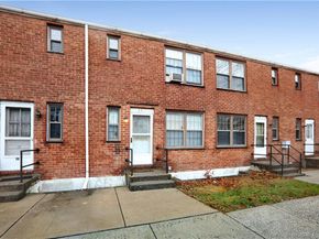 11 Nob Hill Circle 11, Bridgeport CT 06610