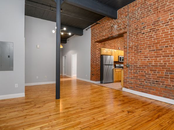 390 Charles Street APT 216, Bridgeport CT 06606