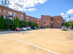 390 Charles Street APT 216, Bridgeport CT 06606