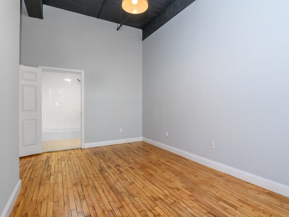 390 Charles Street APT 216, Bridgeport CT 06606