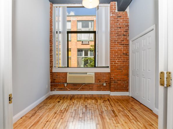 390 Charles Street APT 216, Bridgeport CT 06606