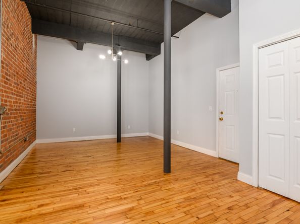390 Charles Street APT 216, Bridgeport CT 06606