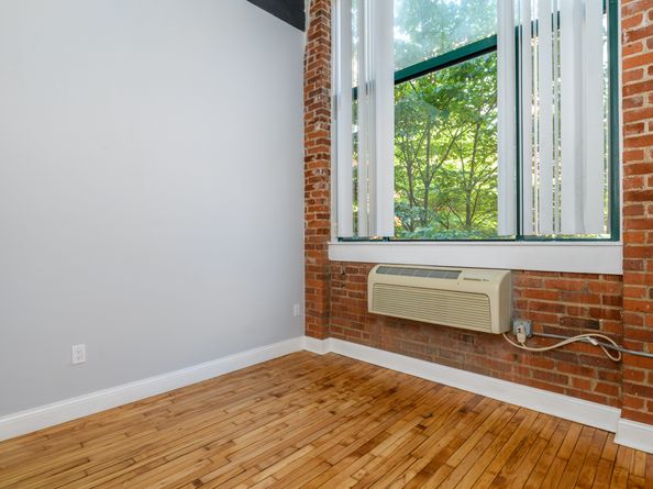 390 Charles Street APT 216, Bridgeport CT 06606