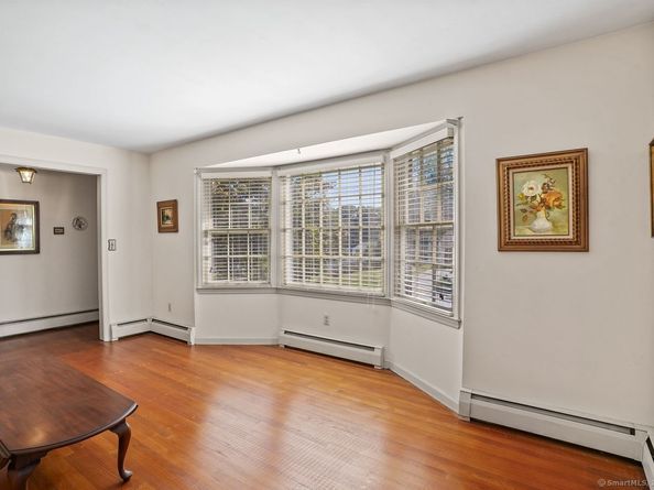 10 Aragon Drive, Trumbull CT 06611