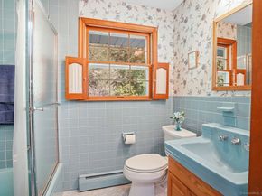 10 Aragon Drive, Trumbull CT 06611