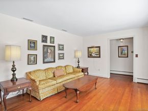 10 Aragon Drive, Trumbull CT 06611
