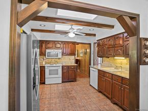 10 Aragon Drive, Trumbull CT 06611
