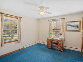 10 Aragon Drive, Trumbull CT 06611