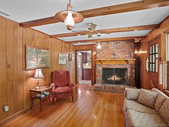 10 Aragon Drive, Trumbull CT 06611