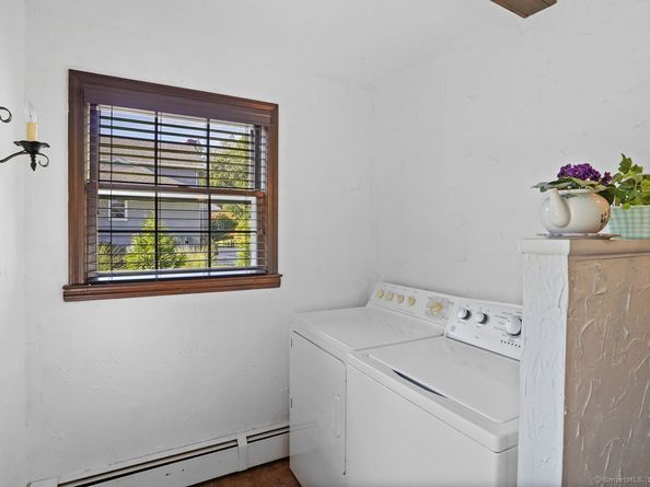 10 Aragon Drive, Trumbull CT 06611