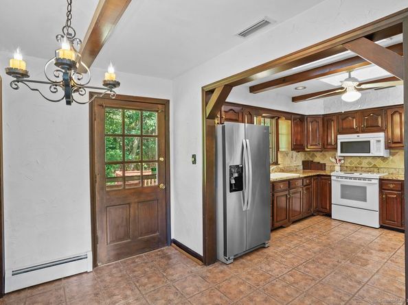 10 Aragon Drive, Trumbull CT 06611