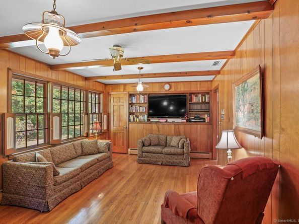 10 Aragon Drive, Trumbull CT 06611