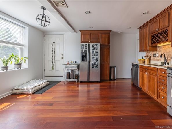 90 2nd Street, Fairfield CT 06825