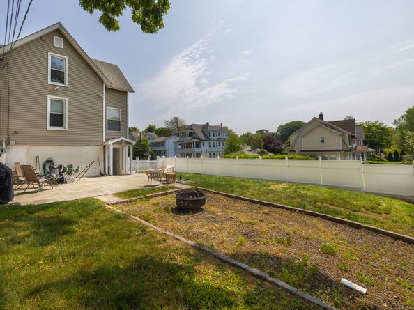 90 2nd Street, Fairfield CT 06825
