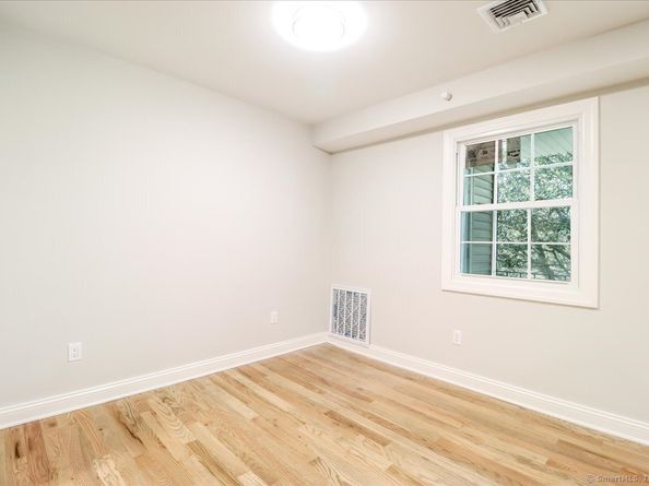 50 Greenhouse Road 42C, Bridgeport CT 06606
