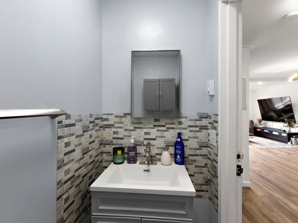 406 Courtland Avenue APT D, Stamford CT 06906