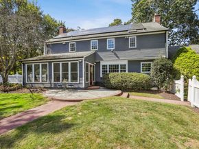 28 Grand Place, Newtown CT 06470