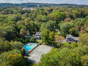 28 Grand Place, Newtown CT 06470