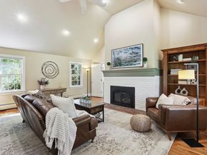 28 Grand Place, Newtown CT 06470