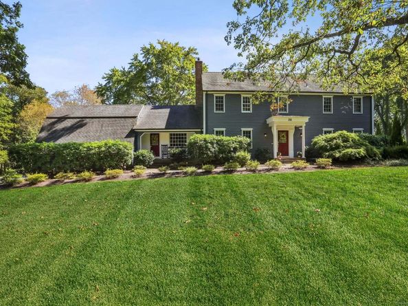 28 Grand Place, Newtown CT 06470