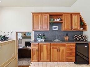 28 Grand Place, Newtown CT 06470