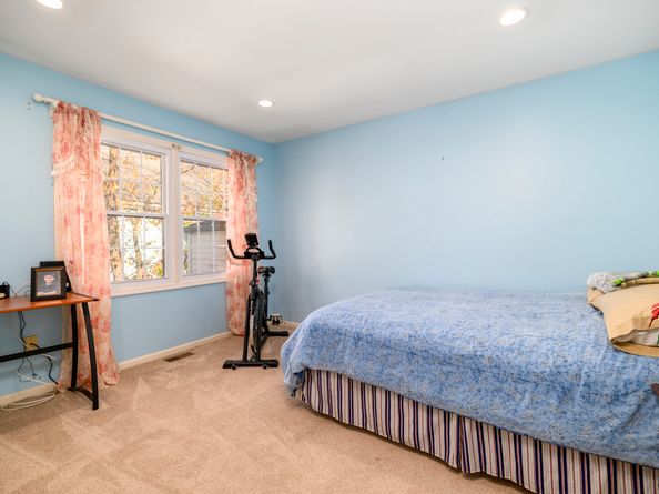 209 Seaside Avenue APT 2, Stamford CT 06902