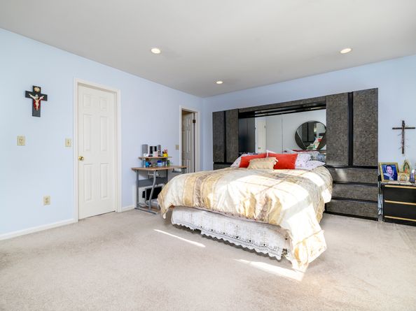 209 Seaside Avenue APT 2, Stamford CT 06902