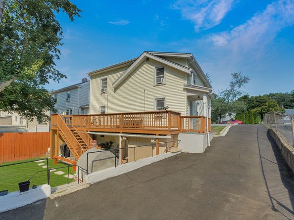 90 Courtland Hill Street, Stamford CT 06906
