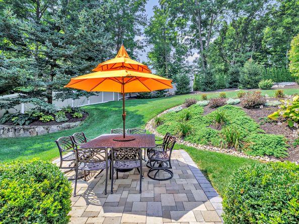 35 Blackberry Lane, Shelton CT 06484