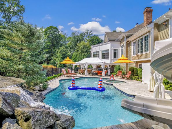 35 Blackberry Lane, Shelton CT 06484