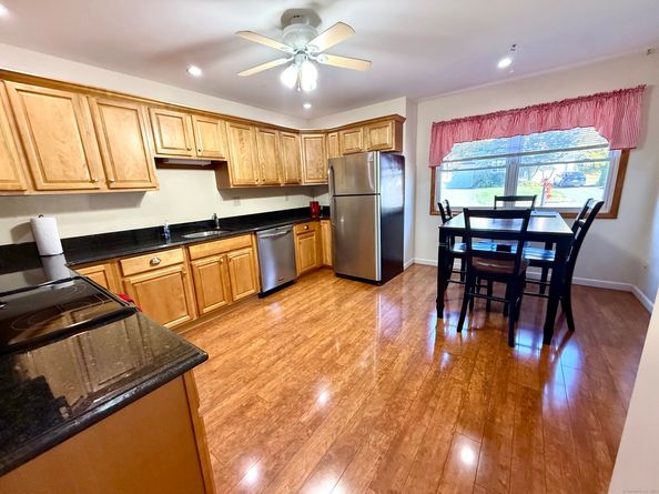 263 Navajo Loop 263, Shelton CT 06484