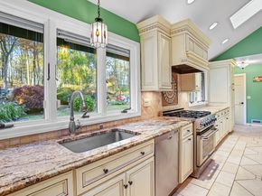 4 Autumn Ridge Road, New Fairfield CT 06812