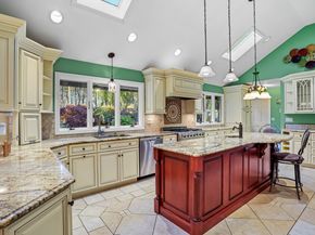 4 Autumn Ridge Road, New Fairfield CT 06812