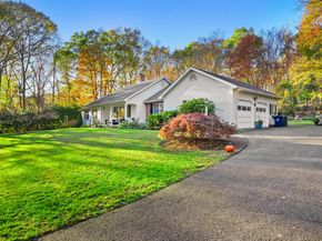 4 Autumn Ridge Road, New Fairfield CT 06812