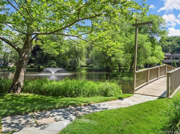 10 Ledgebrook Drive 10, Norwalk CT 06854