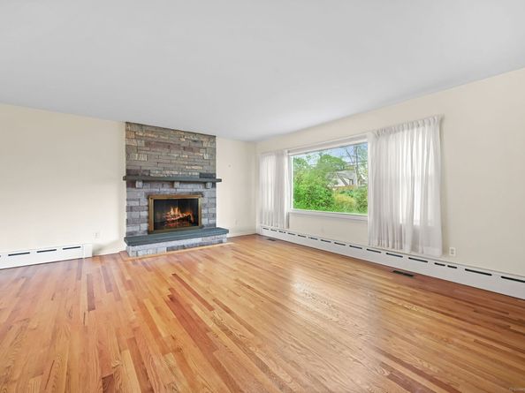 1814 Shippan Avenue, Stamford CT 06902