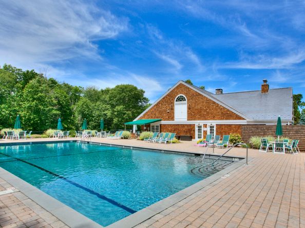 88 Merry Meet Center, Fairfield CT 06824