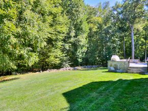 88 Merry Meet Center, Fairfield CT 06824