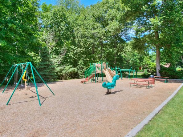 88 Merry Meet Center, Fairfield CT 06824