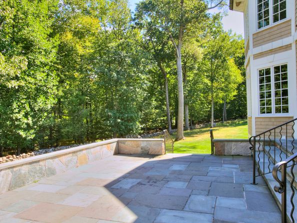 88 Merry Meet Center, Fairfield CT 06824