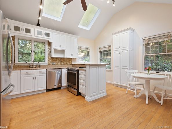 1 Blue Mountain Ridge, Norwalk CT 06851