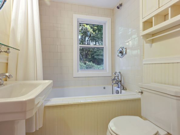 1 Blue Mountain Ridge, Norwalk CT 06851